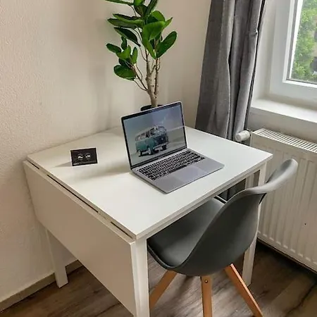 Neu Eingerichtete Monteurwohnung In Zentraler Lage In Apartment *